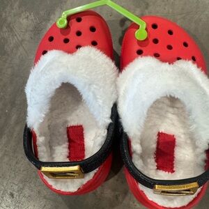 CROCS Red with White Faux Fur & “Santa buckles” SO FUN & FESTIVE🎅🏻🤶🏻cute & comfy